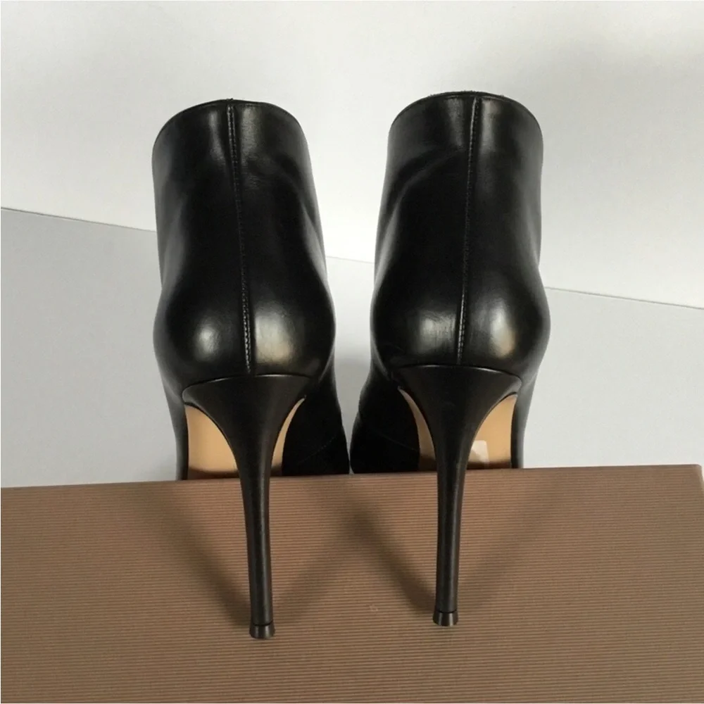 GIANVITO ROSSI - Picture 6 of 15